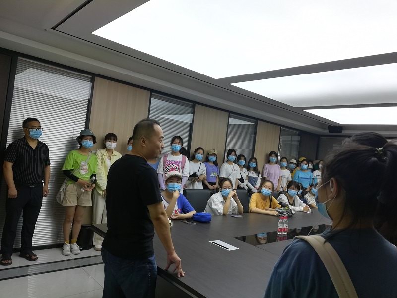 学生3 - 副本.jpg